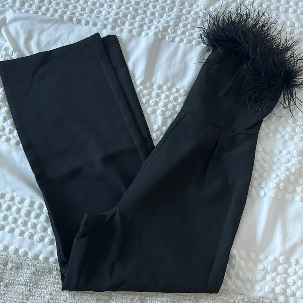 Strapless Feather Detailed Jumpsuit - Picture 2 of 2